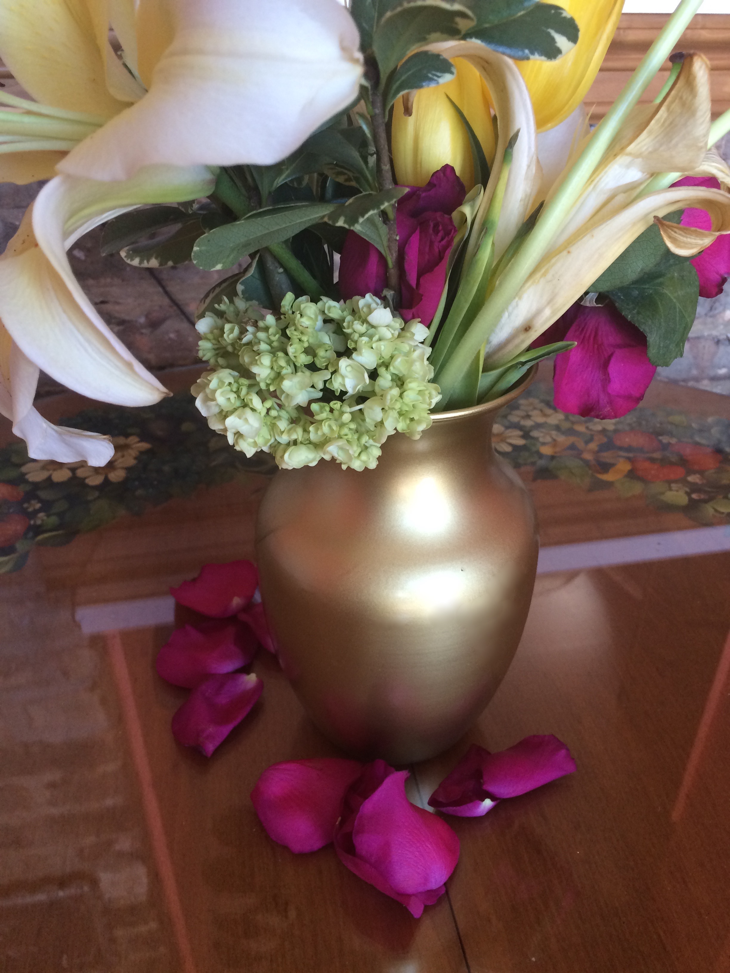 From Drab to Fab: DIY Gold Vase